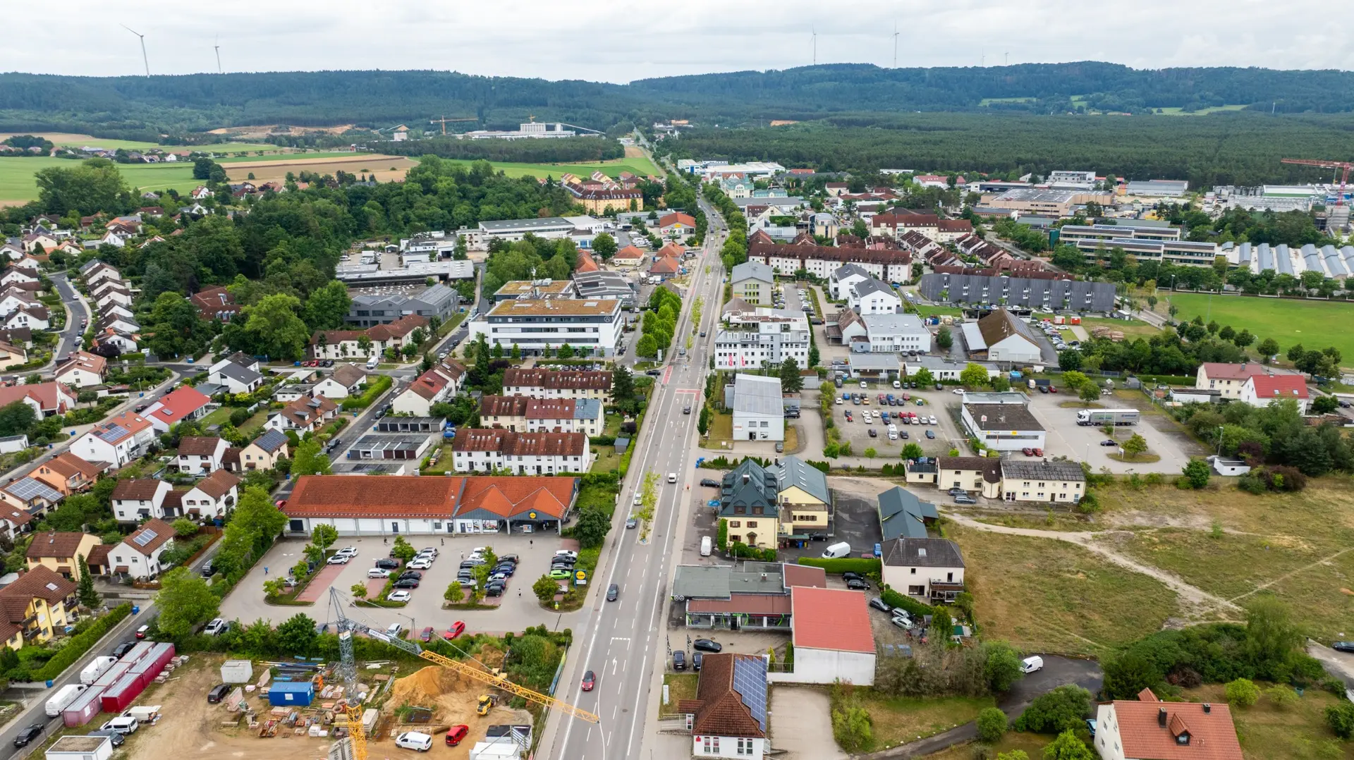 Drohnenaufnahme von Neumarkt im Bereich der Regensburger Straße